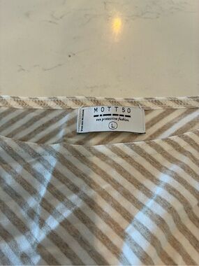 Mott50 Diagonal Striped Sun Top in Grey and White